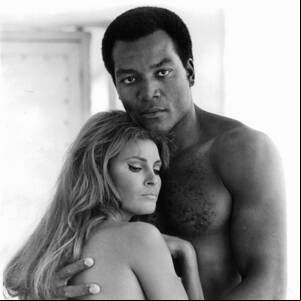 Hope Solo Sexy Porn - When Jim Brown and Raquel Welch Crossed Paths - The New York Times